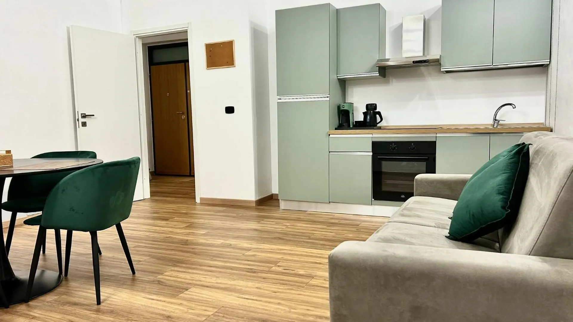Bozzi 15 Apartment Bari 0*,  Italy